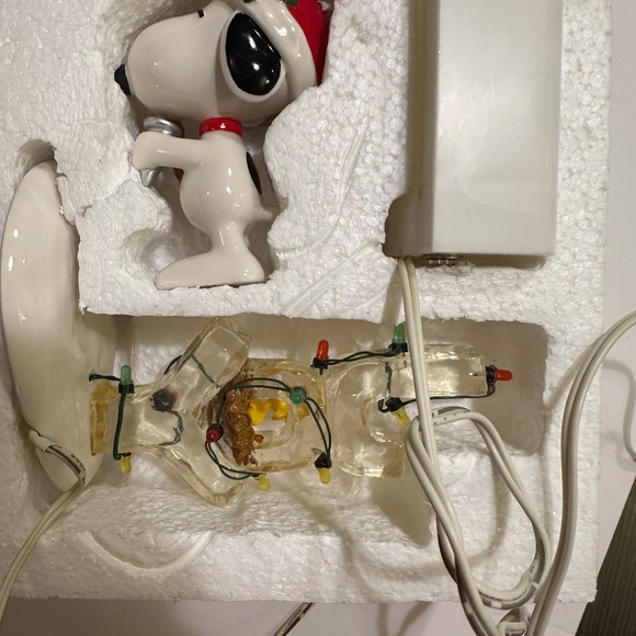 Peanuts Village Dept 56 Creating Joy Snoopy Woodstock LED Ice Sculpture Working - Picture 2 of 12